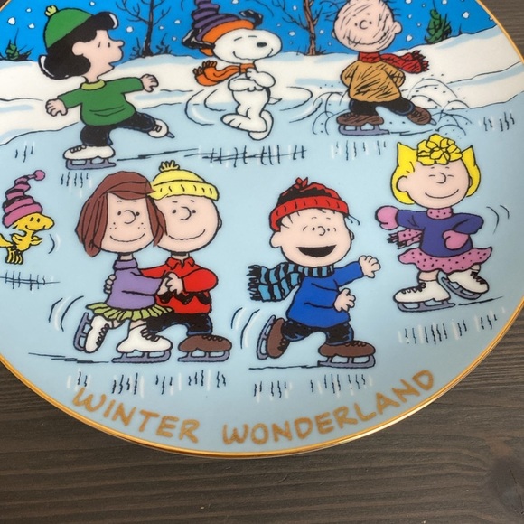 Peanuts Magical Moments Danbury Mint Winter Wonderland Plate 8" Retired 2006 - Picture 2 of 6
